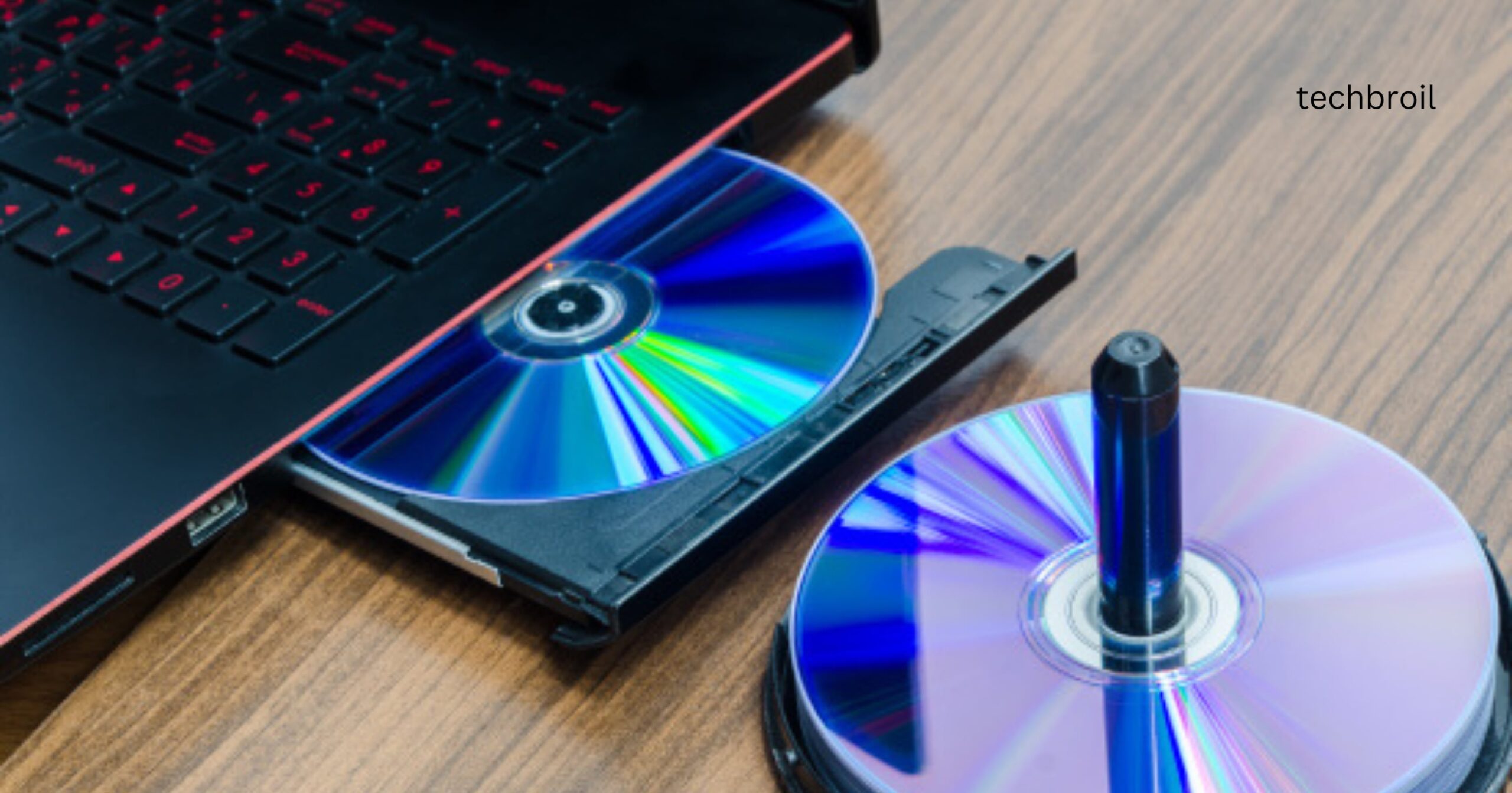 How To Get Pictures Off A CD Without A Computer